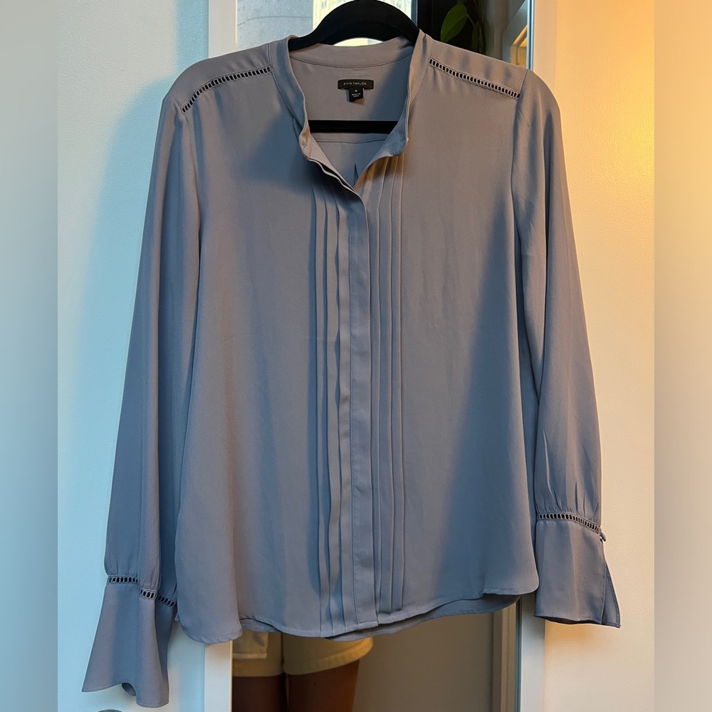 Ann Taylor women’s blouse, grey/blue, medium